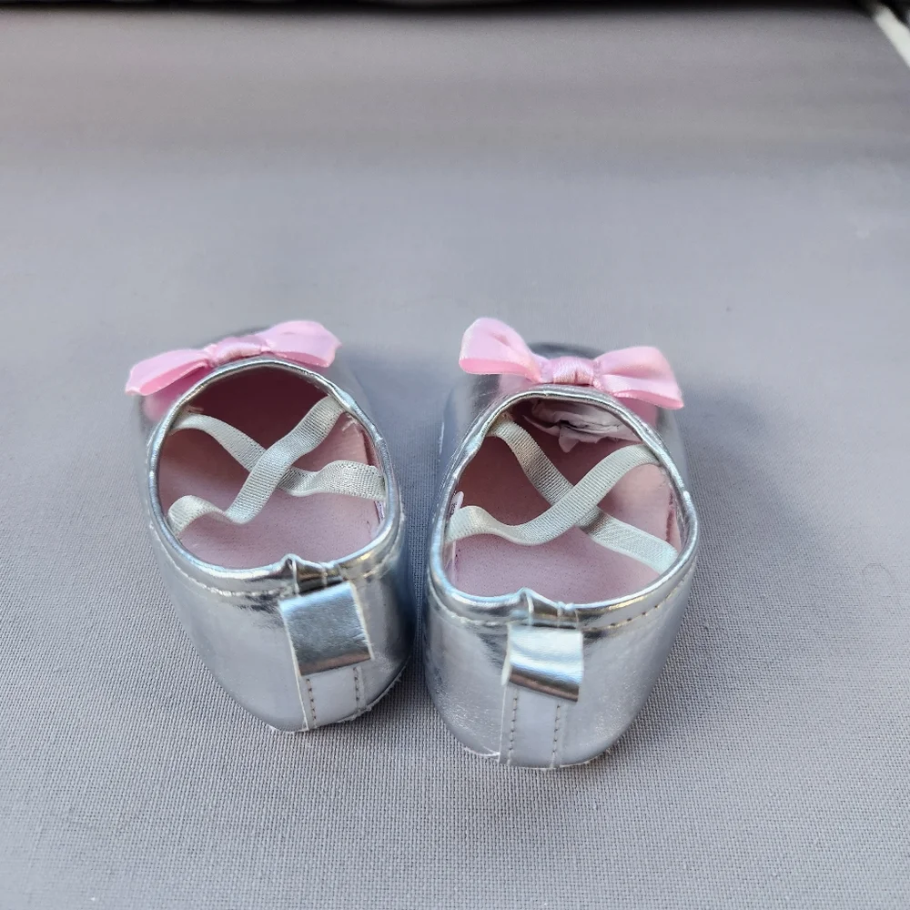 Little treasures silver and pink flats